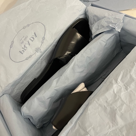 !SOLD! Prada Triangle Logo Strap Black Leather White Slide Sandal Flip Flop 37.5 - Picture 8 of 8